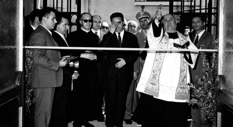 Una mostra per celebrare i 50 anni della biblioteca comunale Una mostra per celebrare i 50 anni della biblioteca comunale