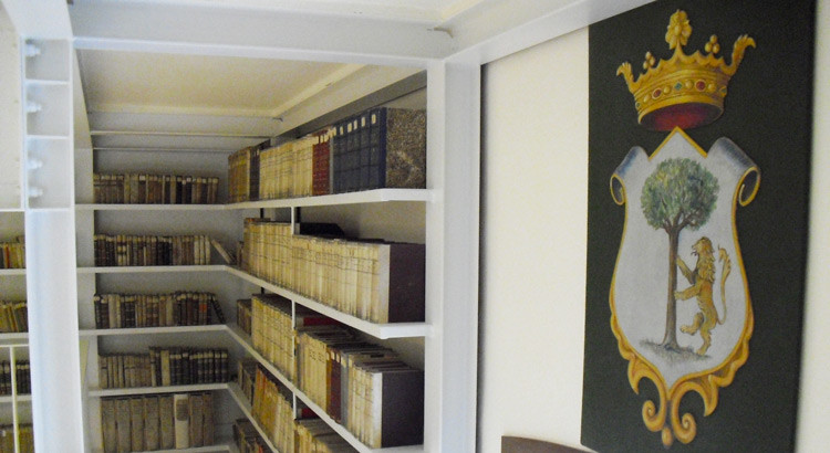 La biblioteca compie 50 anni: avviata la costituzione del fondo sul dialetto