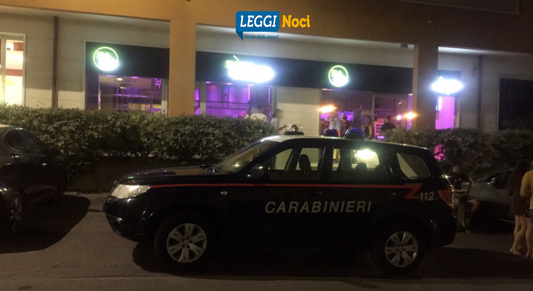 Troppa movida, sequestrato gazebo Troppa movida, sequestrato gazebo