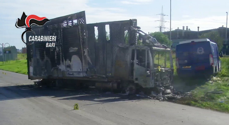 Assalirono due portavalori, incastrato dal DNA uno della banda