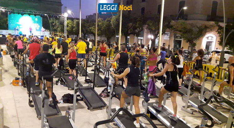 2° Walking with the Stars: 120 minuti di esercizi e musica 2° Walking with the Stars: 120 minuti di esercizi e musica