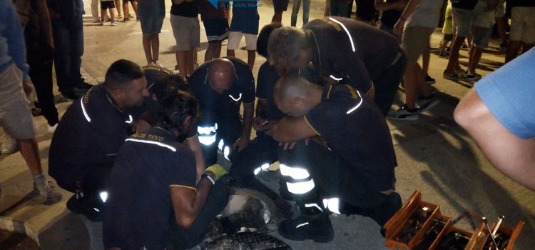 Pompa difettosa, panico in piazza Garibaldi