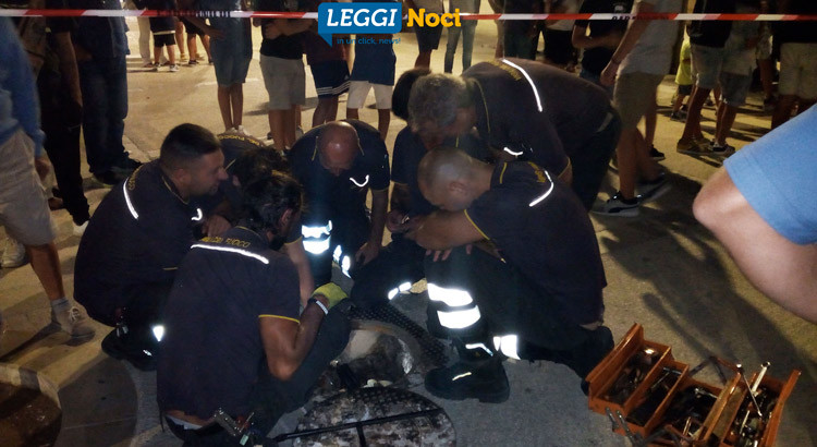 Pompa difettosa, panico in piazza Garibaldi Pompa difettosa, panico in piazza Garibaldi