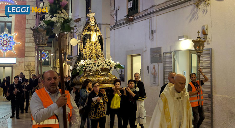 La banda cittadina e Brando Rossi omaggiano l’Addolorata tra musica e comicità