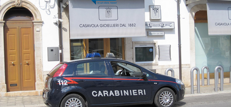 Tentato furto in gioielleria