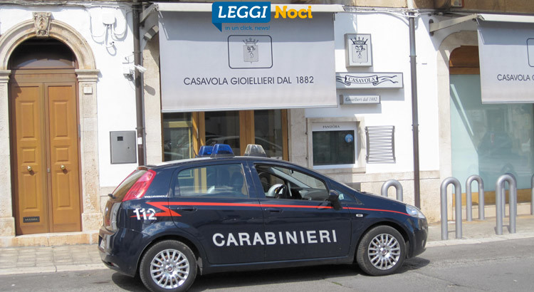 Tentato furto in gioielleria Tentato furto in gioielleria