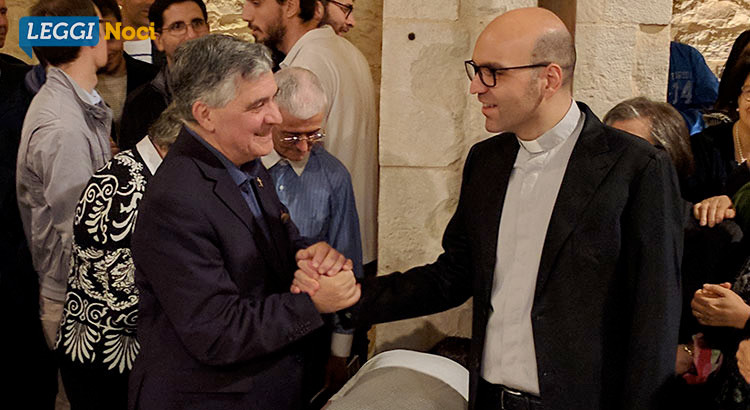 Noci in festa per il nuovo parroco, il Vescovo: “con gioia avete seguito don Peppino, ora tocca a don Stefano”