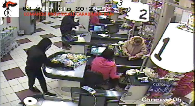 Rapinatori seriali del sud-est barese, tre arresti Rapinatori seriali del sud-est barese, tre arresti