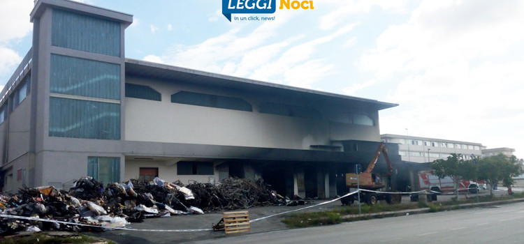 Rogo in zona industriale, danni ingenti