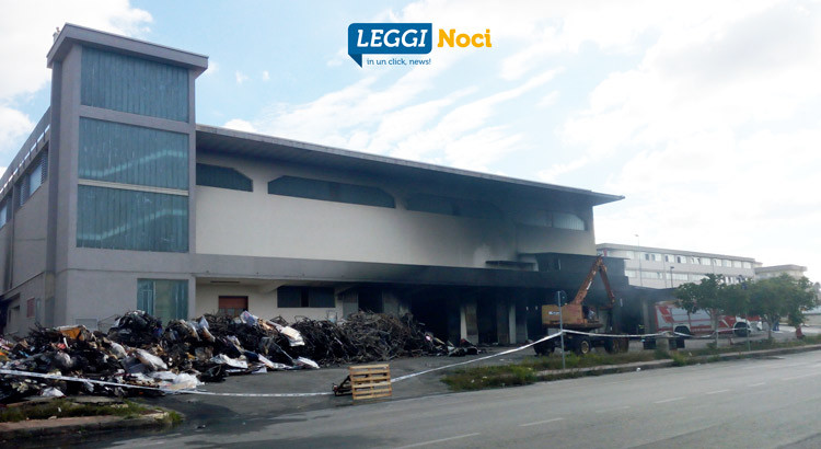 Rogo in zona industriale, danni ingenti