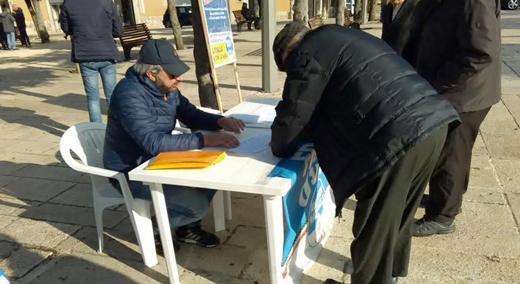 FdI-An, 80 firme contro lo “Ius soli” FdI-An, 80 firme contro lo “Ius soli”