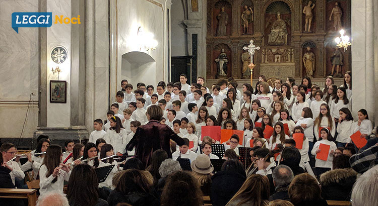 Concerto di Natale del Comprensivo “Gallo 2° Circolo”: connubio di musica e emozioni