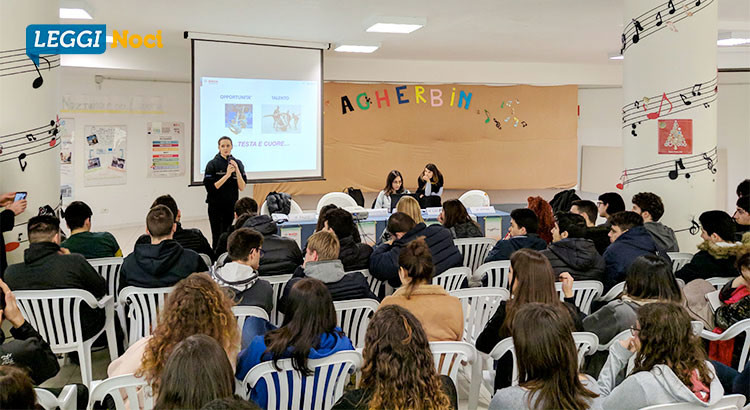 “Allenarsi per il futuro”: il mondo del lavoro attraverso la metafora dello sport “Allenarsi per il futuro”: il mondo del lavoro attraverso la metafora dello sport