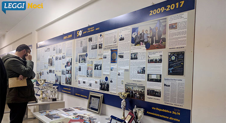 Una mostra, nuove targhe, e un annullo filatelico per celebrare i 50anni del liceo “Leonardo Da Vinci” Una mostra, nuove targhe, e un annullo filatelico per celebrare i 50anni del liceo “Leonardo Da Vinci”