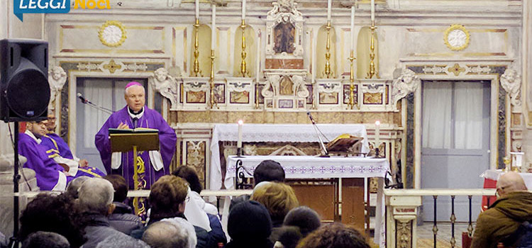 Mons. Favale per la Processione dei Misteri: “Siate fieri di portare le immagini sacre” Mons. Favale per la Processione dei Misteri: “Siate fieri di portare le immagini sacre”