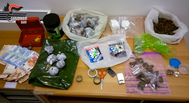 Droga: agli arresti addetta alle pulizie con il “vizio” dello spaccio