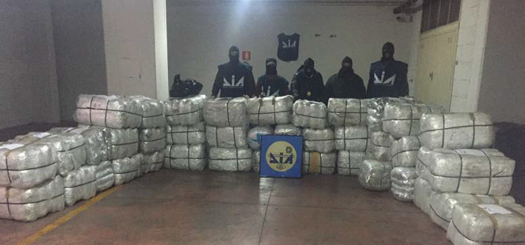 Traffico internazionale di stupefacenti: arresti tra Italia e Albania Traffico internazionale di stupefacenti: arresti tra Italia e Albania