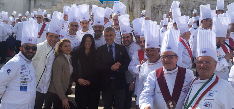 I delegati dell’associazione Cuochi Trulli e Grotte a Roma per i 50anni della FIC I delegati dell’associazione Cuochi Trulli e Grotte a Roma per i 50anni della FIC