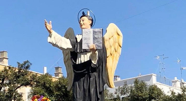 In processione per San Vincenzo Ferreri