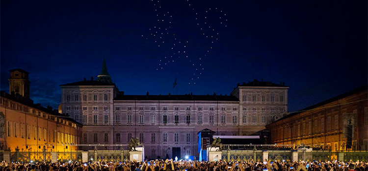 Festa di San Giovanni a Torino: i droni sostituiscono i fuochi pirotecnici. E se accadesse anche a Noci?