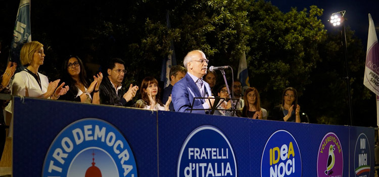 Piero Liuzzi in piazza e il suo appello al voto