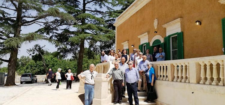 Visita alla villa-casina Mandoj-Albanese