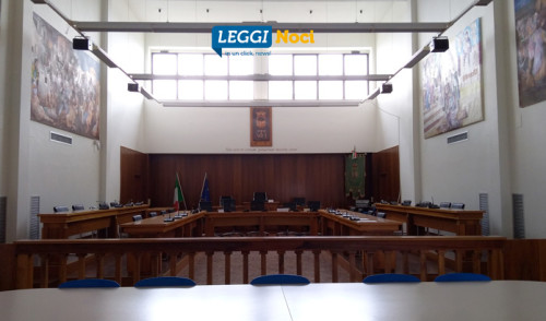 Maggioranza: “Investiamo sul futuro”. Opposizione: “Troppe multe, dimenticato il sociale”