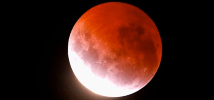 Lo spettacolo dell’eclissi lunare visto dai nocesi