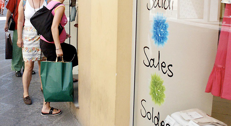 Al via i saldi estivi