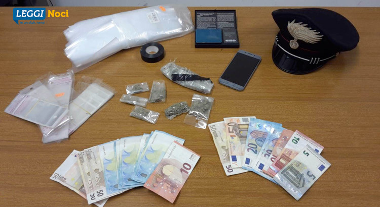 Droga in villa comunale: denunciato minore trovato in possesso di marjuana e contanti