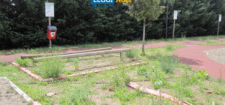 Degrado e abbandono al giardinetto Caduti di Nassiriya