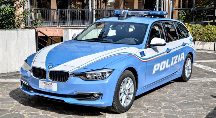 Funerale con documenti irregolari, Polstrada sequestra carro funebre