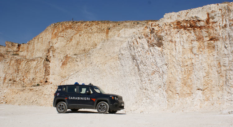 Sequestrata cava abusiva di 50mila mq, una denuncia Sequestrata cava abusiva di 50mila mq, una denuncia