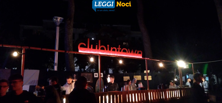 Clubintown: successo in villa, polemica social