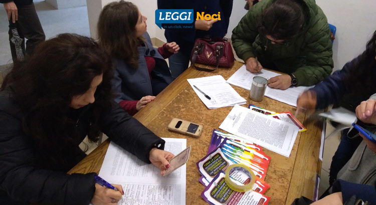 Petizione popolare per “Educazione alla Cittadinanza”, raccolte 200 firme Petizione popolare per “Educazione alla Cittadinanza”, raccolte 200 firme