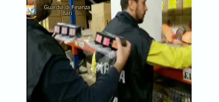 Operazione “Make Up”, la Finanza sequestrata prodotti cosmetici pericolosi per la salute Operazione “Make Up”, la Finanza sequestrata prodotti cosmetici pericolosi per la salute