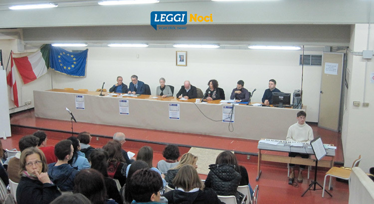 Liceo scientifico: gli anni della fondazione narrati da Giulio Esposito Liceo scientifico: gli anni della fondazione narrati da Giulio Esposito