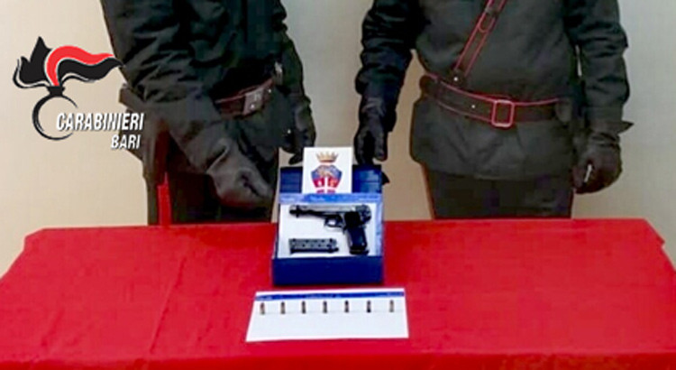 Nasconde una pistola in casa, arrestato dai Carabinieri un 37enne