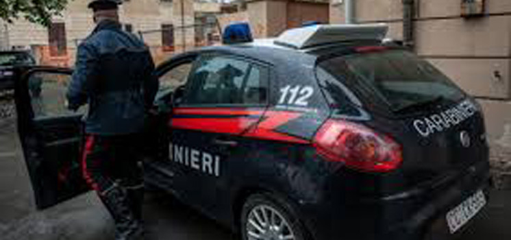 Arrestati due pregiudicati per tentata estorsione ed incendio