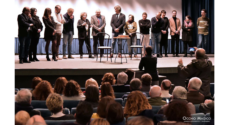Successo per la prima del film “Solitudine e sete”