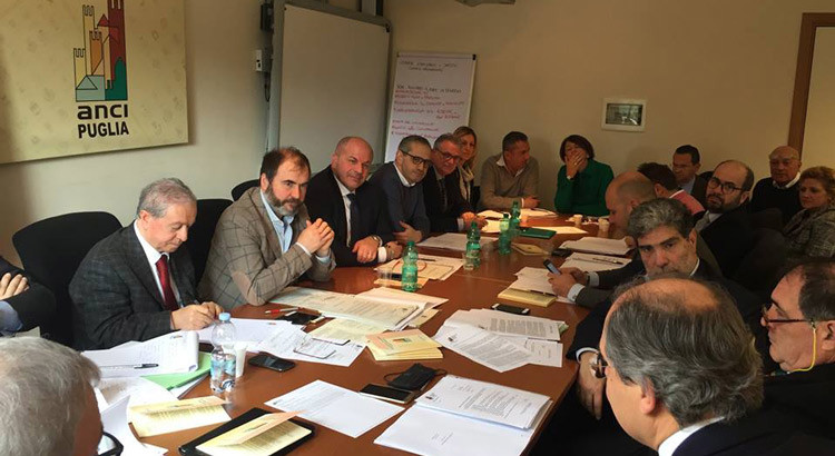 Rifiuti Puglia – Anci: Il grido di dolore dei sindaci. Situazione insostenibile per Comuni e cittadini