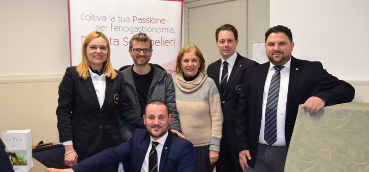 “Dalla vigna al vino”, i Sommelier AIS Puglia portano nelle scuole medie l’affascinante mondo del vino