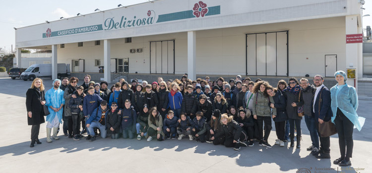 “Dalla vigna al vino” percorso tra scuola e aziende locali a cura dell’AIS Puglia