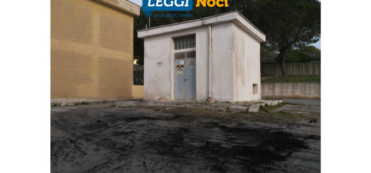 Paura in Via Enrico Mattei: auto prende fuoco all’alba