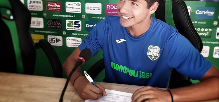 Il nocese Ripanto firma con il Monopoli 1966 Il nocese Ripanto firma con il Monopoli 1966