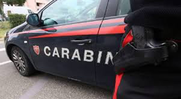 Scovato bazar della droga. Arrestati due pusher Scovato bazar della droga. Arrestati due pusher