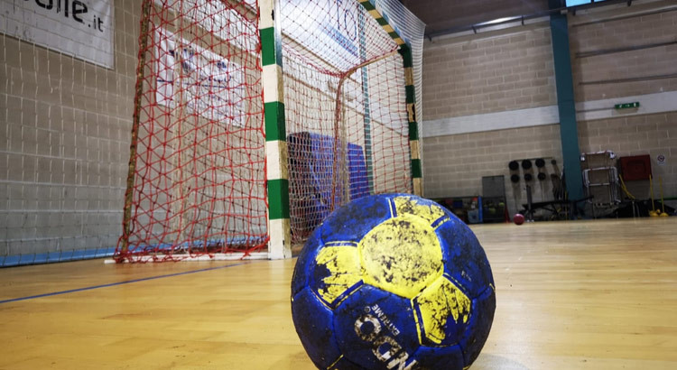 Zero Glu Noci Pallamano si arrende al Benevento Zero Glu Noci Pallamano si arrende al Benevento