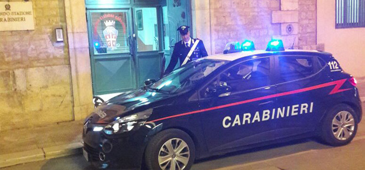 Badante infedele ruba preziosi in casa, per poi rivenderli nei compro oro