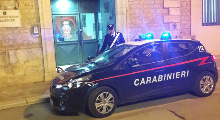 Badante infedele ruba preziosi in casa, per poi rivenderli nei compro oro