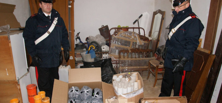 Sequestro manufatti e prodotti esplodenti Sequestro manufatti e prodotti esplodenti